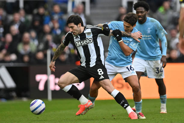 在采访中提 在采访中提